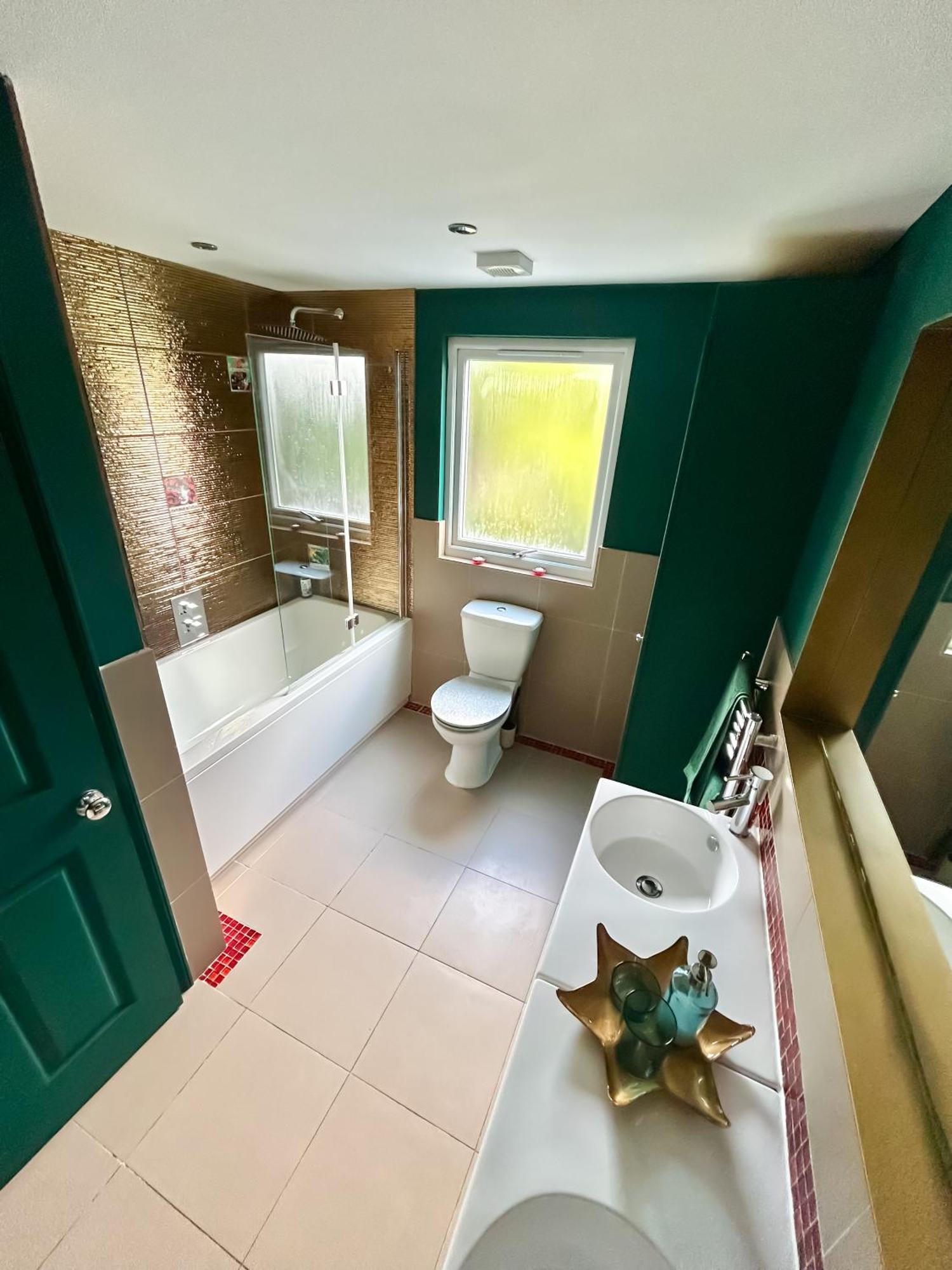The Crown Loft Ensuite Luxury Accomodation Kingston upon Thames  Εξωτερικό φωτογραφία
