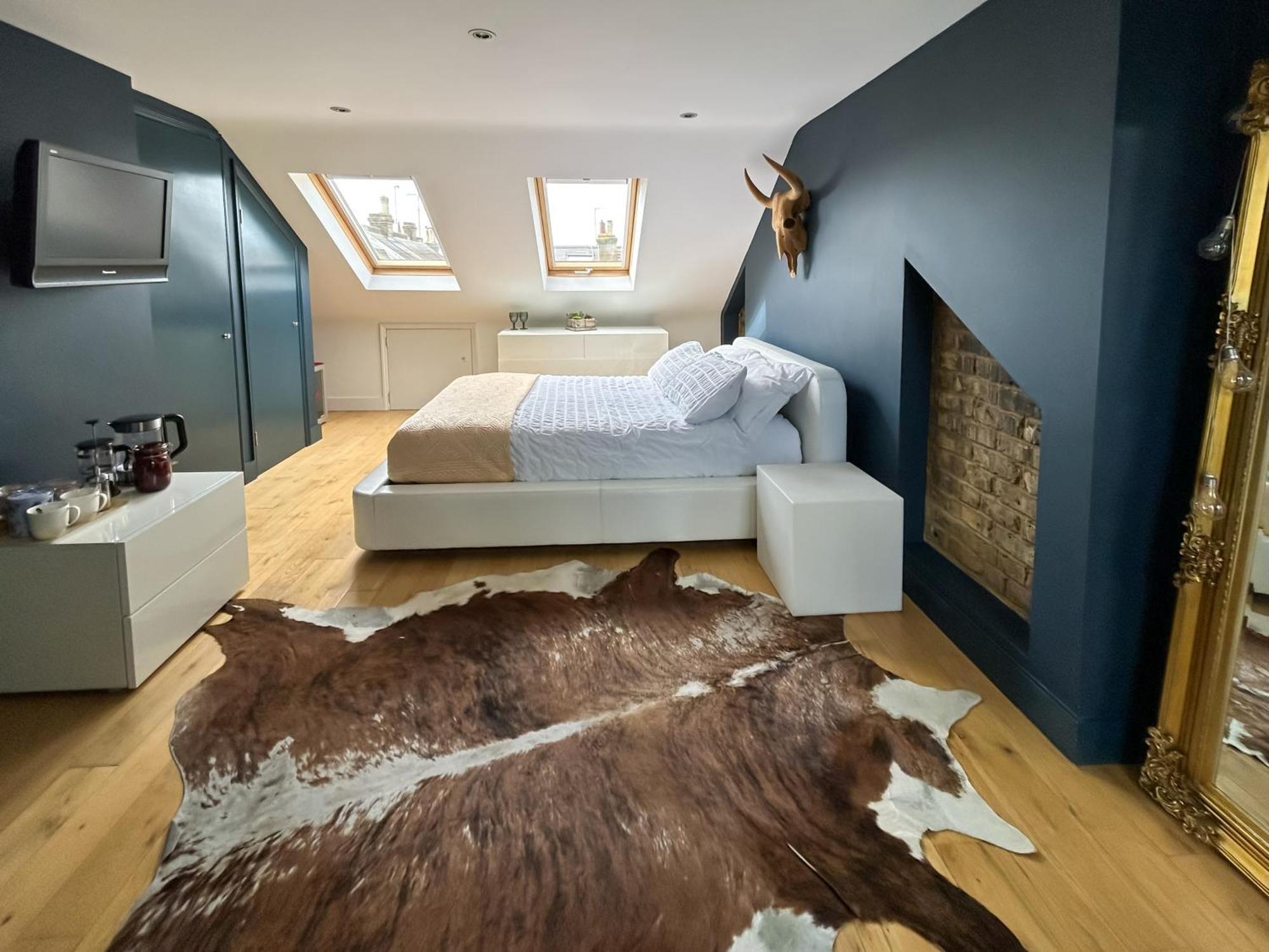 The Crown Loft Ensuite Luxury Accomodation Kingston upon Thames  Εξωτερικό φωτογραφία